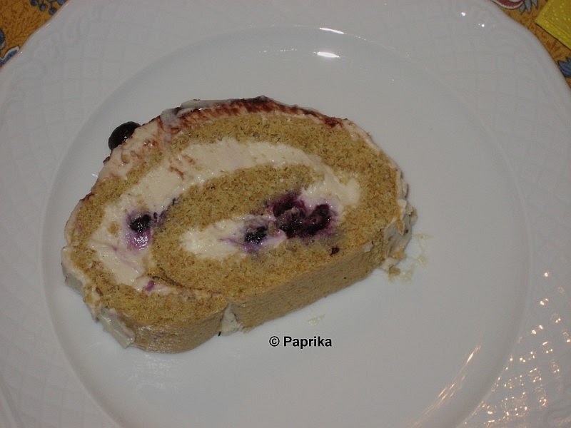 Paprikas Küchenblog: Biskuitrolle mit Maronencreme