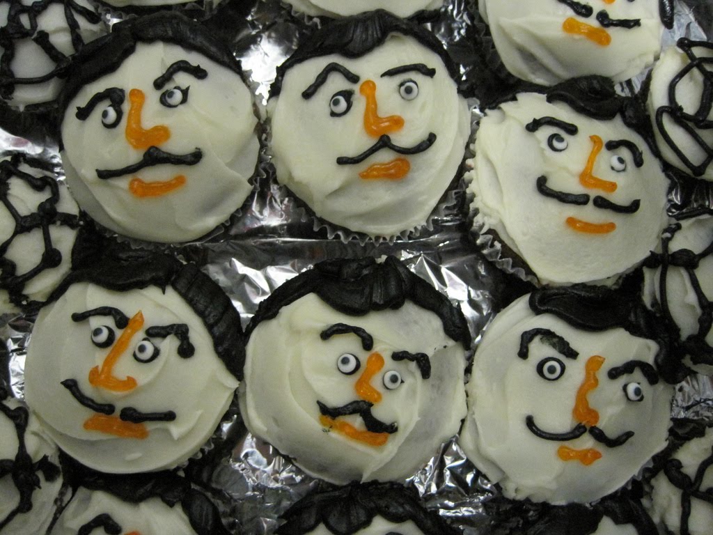 [Vincent+Price+cupcakes.jpg]