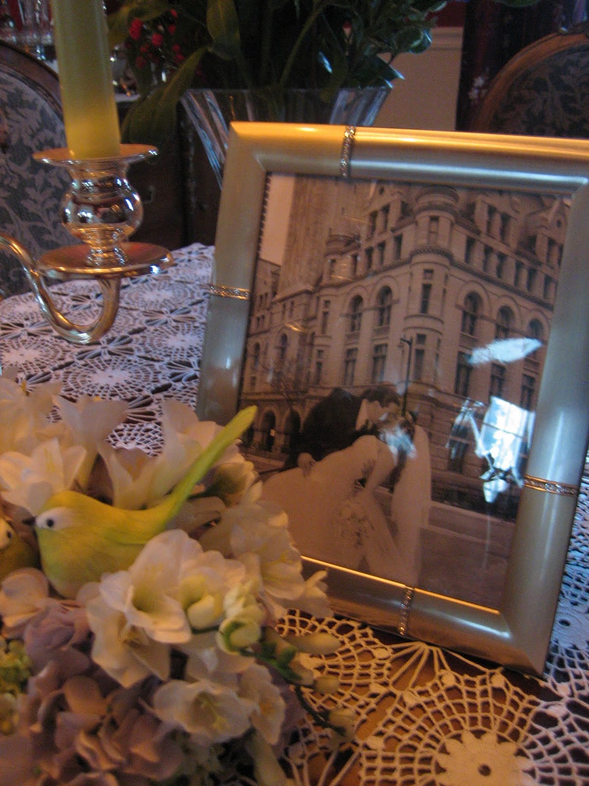 Le Beau Paon Victorien: Tablescape Thursday: Wedding Anniversary Dinner