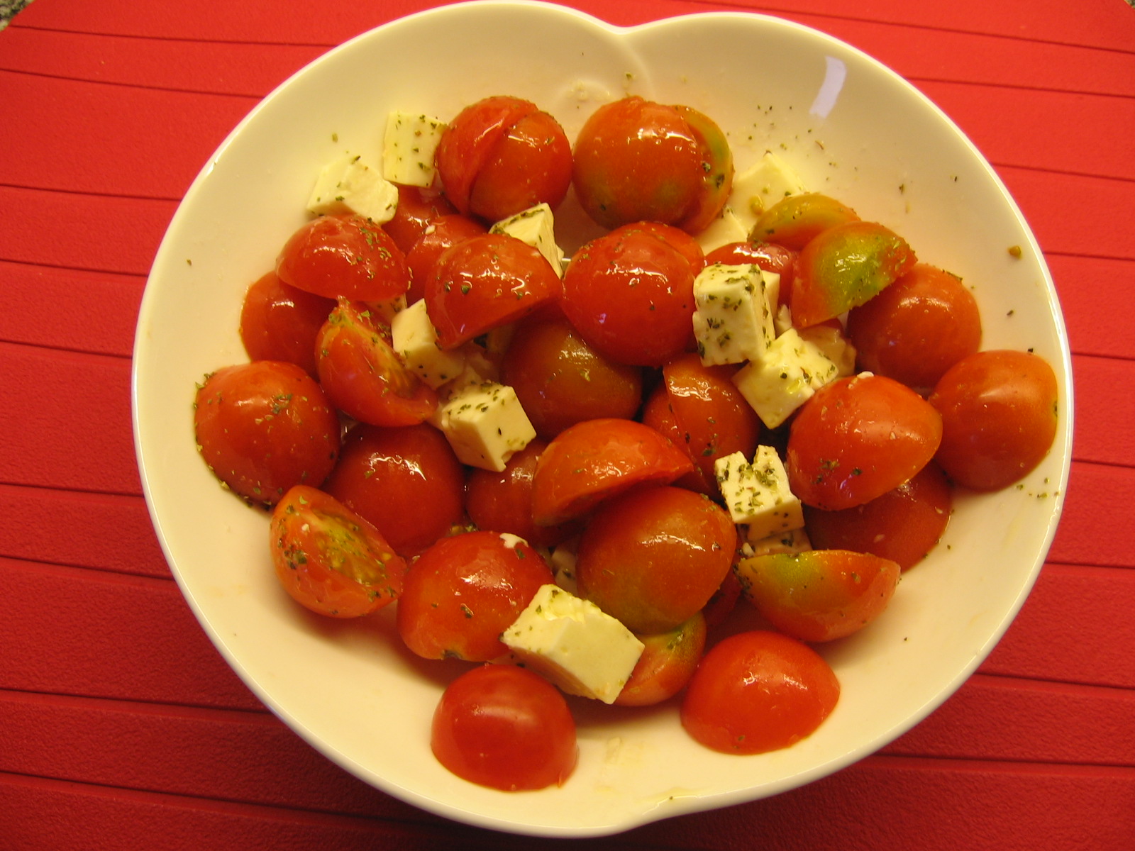 [tomate+cherry+com+queijo+feta.JPG]