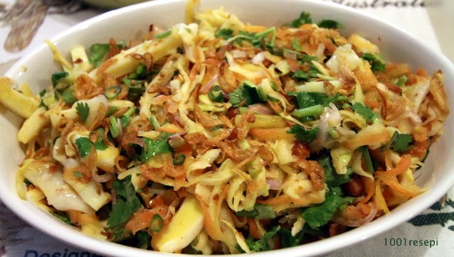 Koleksi 1001 Resepi: salad sotong, kobis dan mangga muda