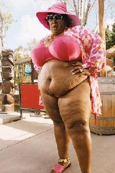 http://3.bp.blogspot.com/_bv2h-aJzy1c/RxlbP0k0OBI/AAAAAAAAA8o/ysuln--a4Mw/s400/eddie_murphy(2007-as-fat-woman-in-bikini-norbit-med-lrge).jpg