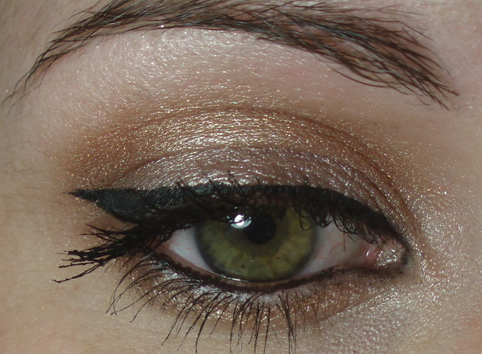 Pintureando Review! Cake eye liner de Ben Nye