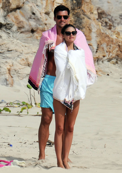olivia palermo's style: Olivia's style guide for a trip to the beach