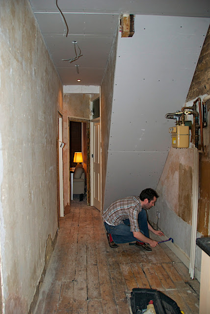Mouse Hunting: Plastering and Decorating Ideas
