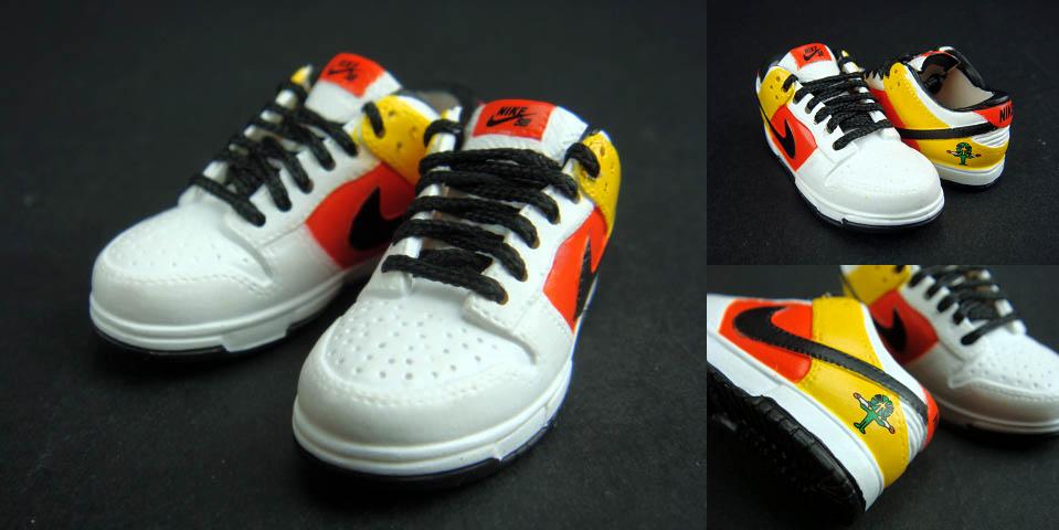 1/6 Mini Shoes for Action Figure Toys: 1/6 Mini Shoes Nike Dunk Low SB Raygun