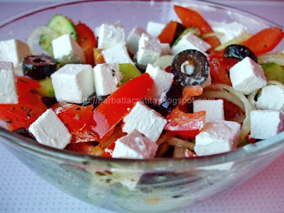 Salata greceasca reteta