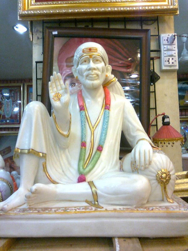 Sai Wallpaper Sai Baba Statues on Sale at Shirdi Markets