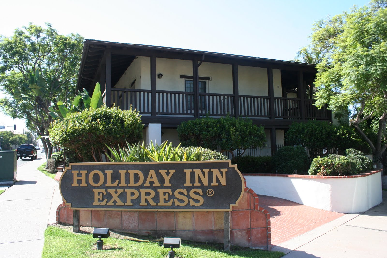Travel by Simon: Hotel review - Holiday Inn Express San ...