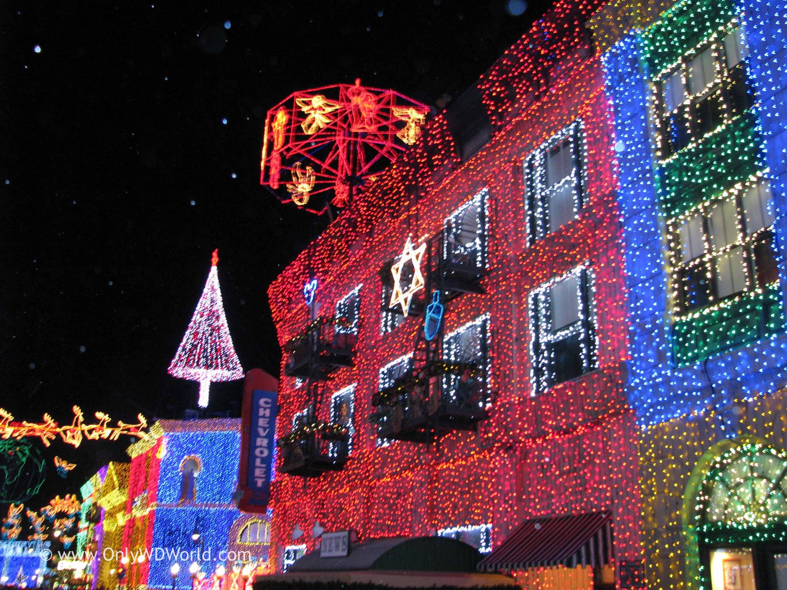 The Ultimate Christmas Lighting Display Osborne Family Spectacle of Dancing Lights Disney
