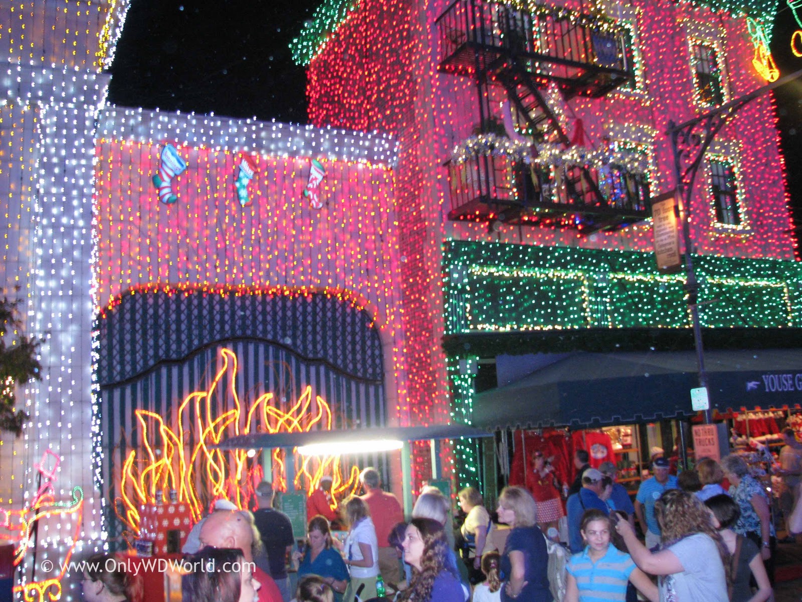 The Ultimate Christmas Lighting Display Osborne Family Spectacle of Dancing Lights Disney