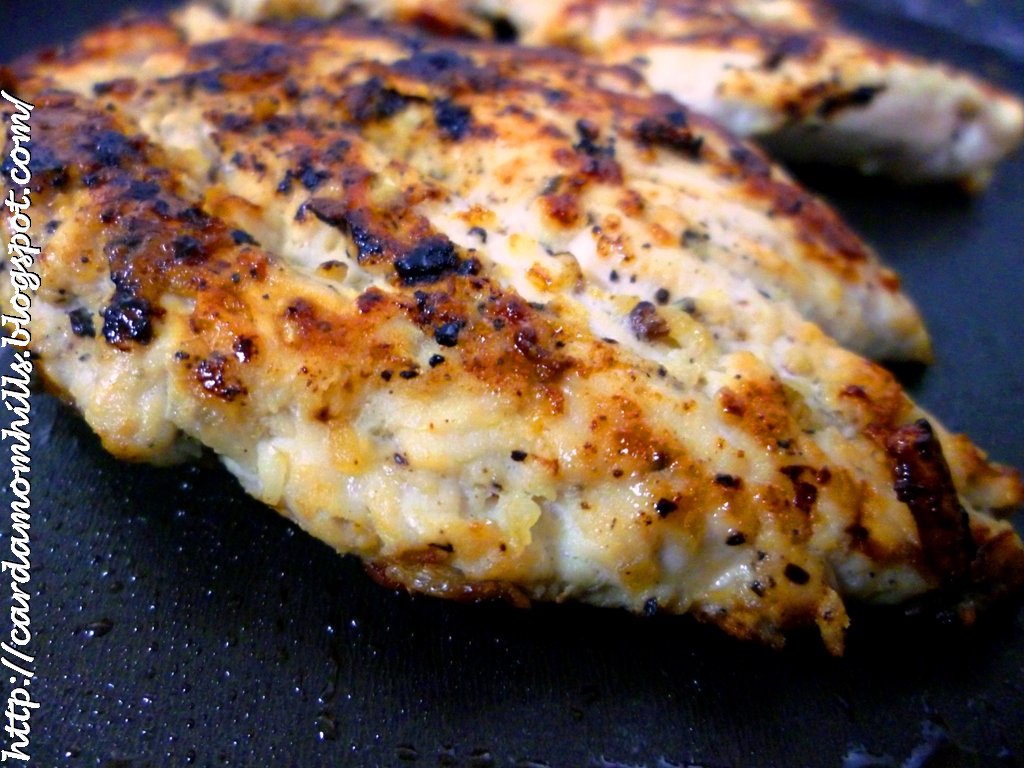 Cardamom Hills GRILLED CHICKEN & SMOKED CHILLY CURD WRAP fake but