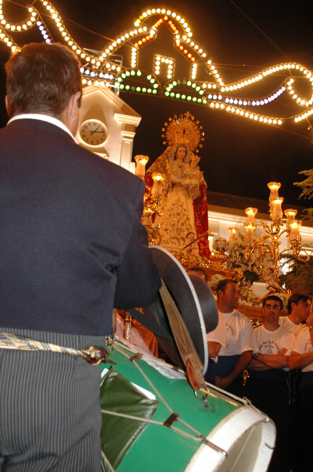 Burguillos Viajero 105. BURGUILLOS (XVI), Sevilla 9 de octubre de 2005.