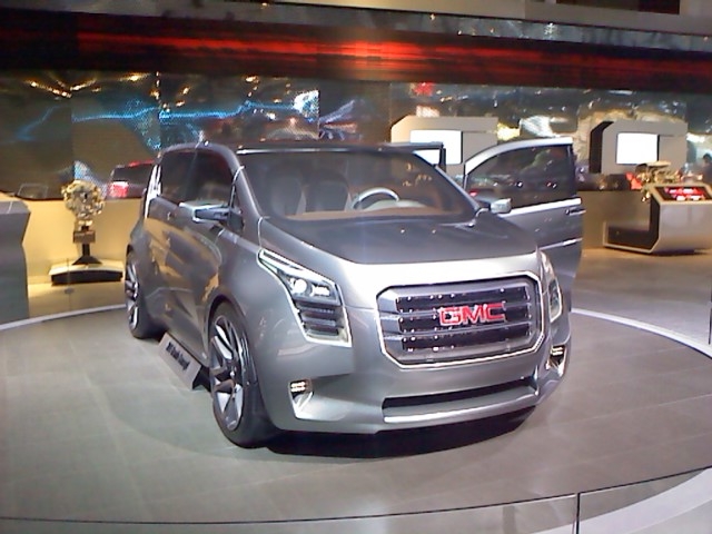 Keyes Woodland Hills Buick GMC Cadillac: Keyes Woodland Hills GM hits