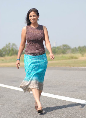 Telugu XXX Bommalu Pictures: SIMRAN... one of the queens of tamil filmlove