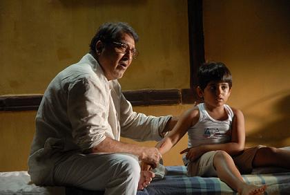 [vinod-khanna-in-un-hazaron-ke-naam.jpg]