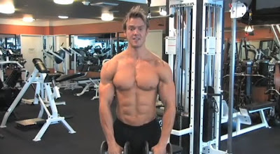 WORKOUT INSPIRATION .NET: Rob Riches Trains Shoulders