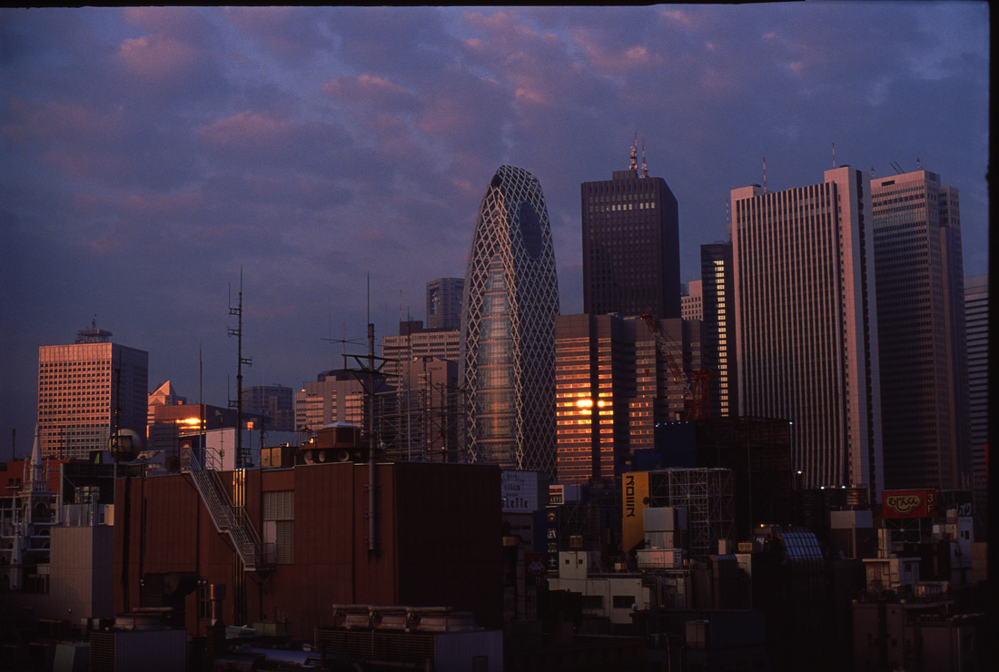 [0303-001.jpg]