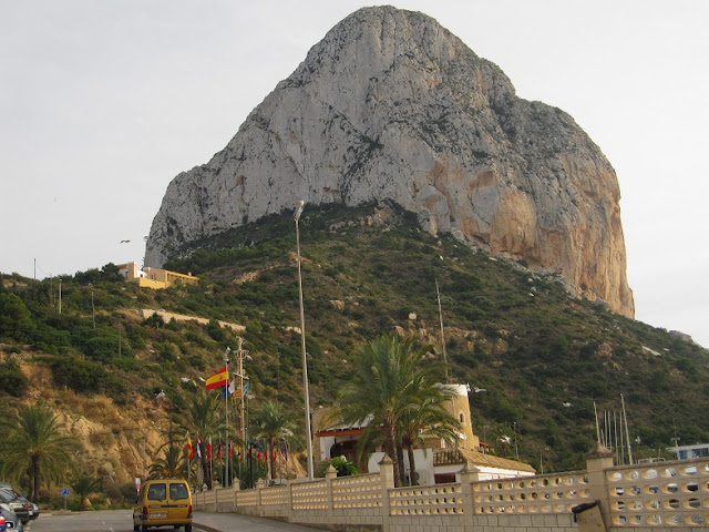 Vista del penyal des del port de Calp