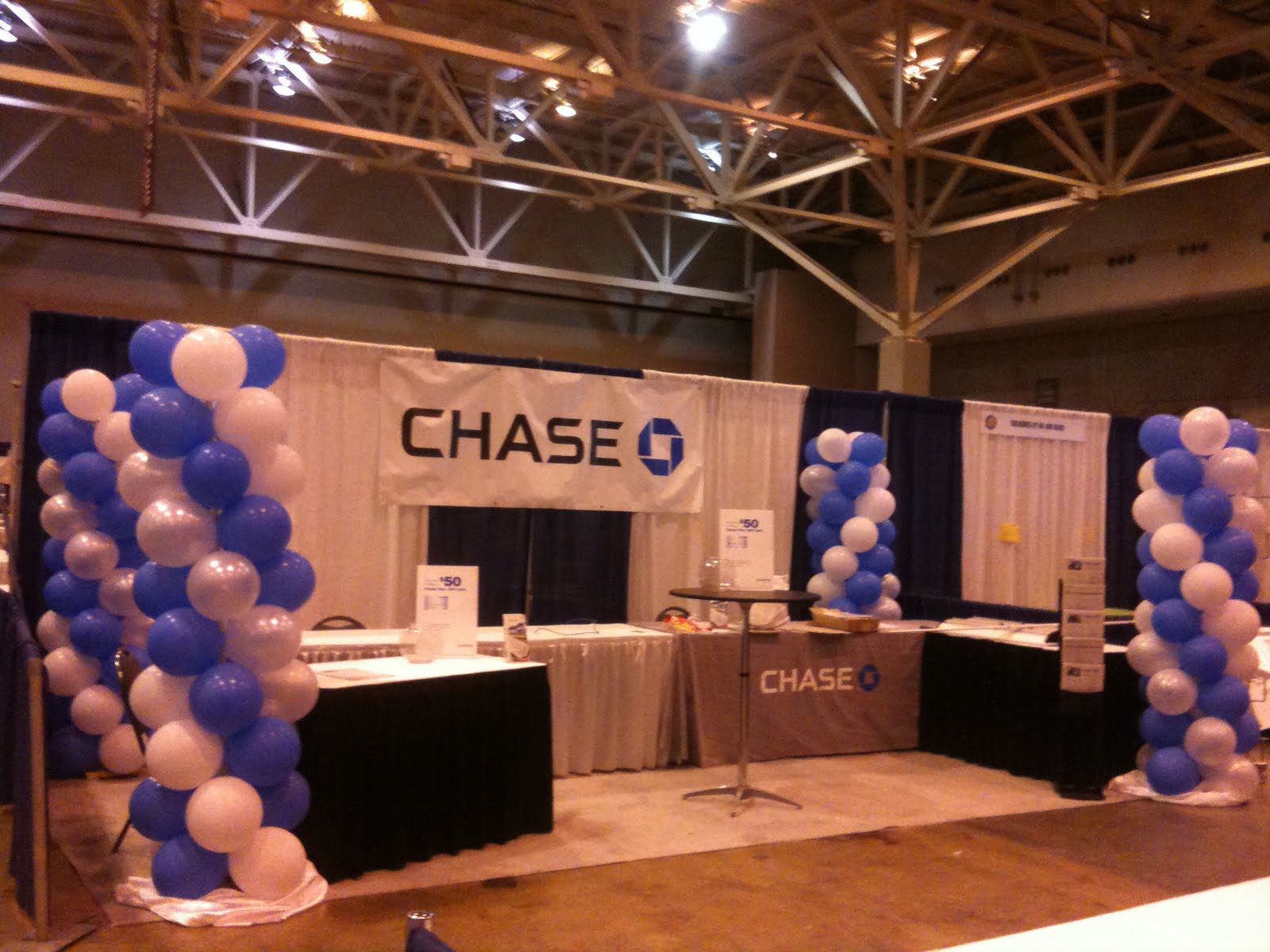 Balloon Artist and Balloon Twister Serving the Dallas Fort Worth Area