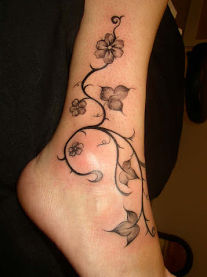 tatuaje-tobillo-hojas.jpg