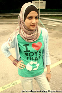 Gambar Bogel Anak Mami Vogue dan Trendy   Melayu Boleh.Com