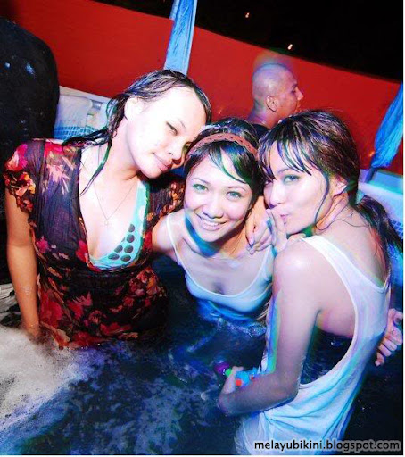 Gambar Bogel Aksi Parti Buih (Bubble Party) in Malaysia   Melayu Boleh.Com