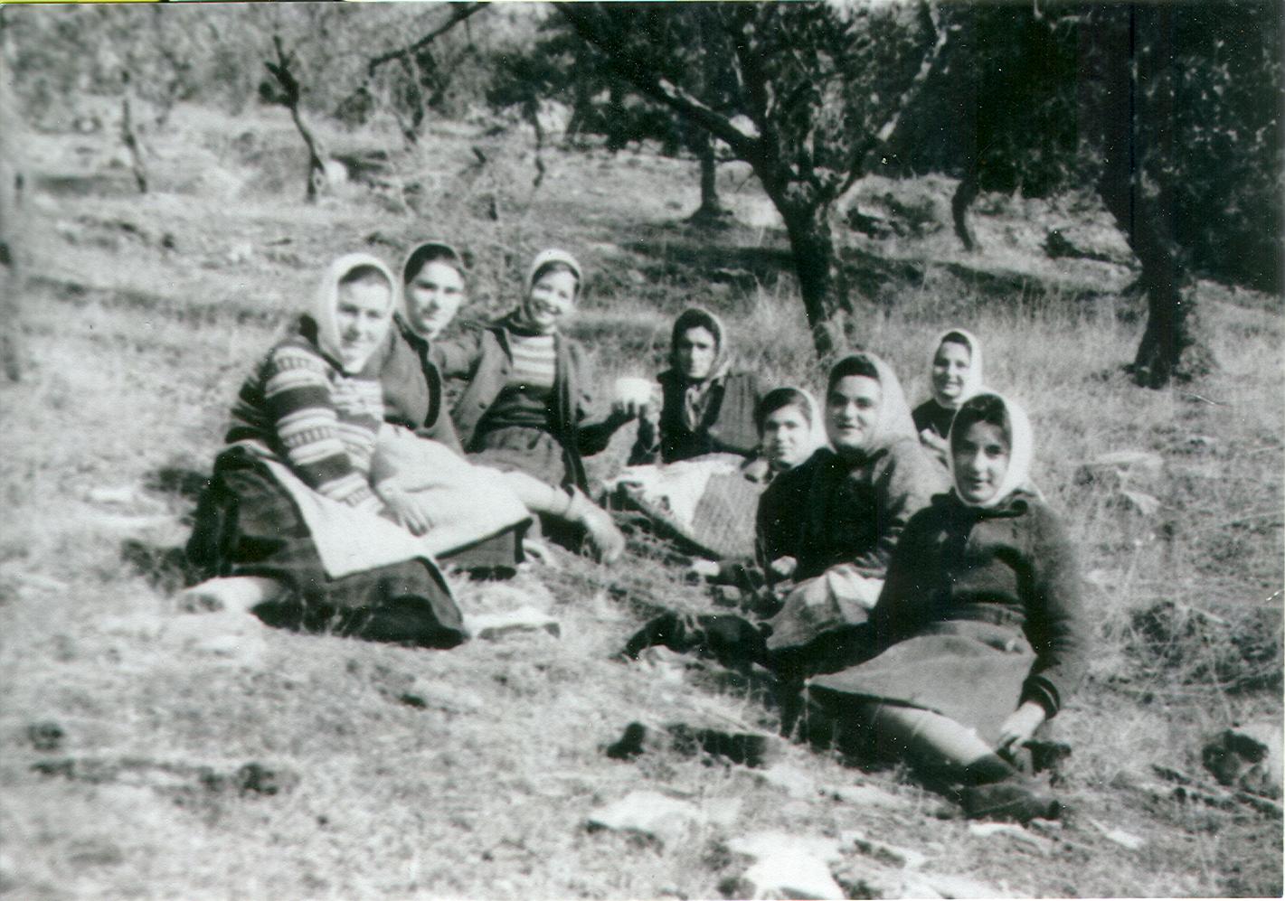[1956-103.JPG]