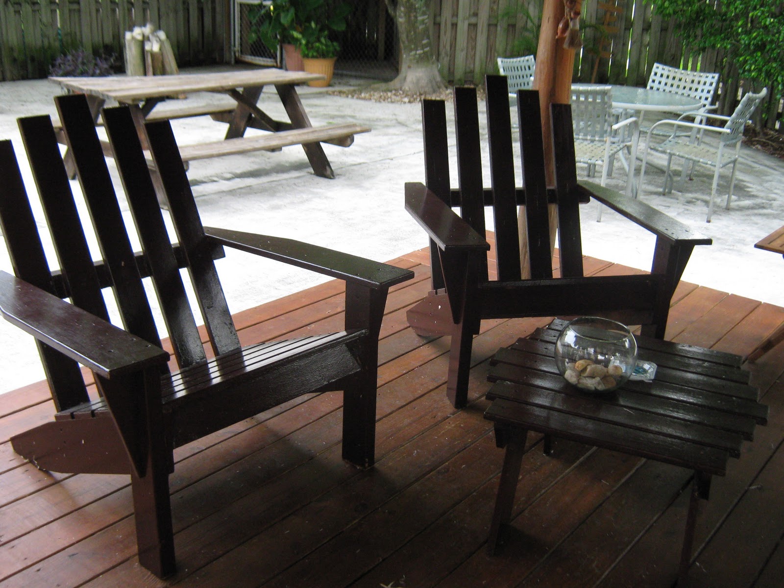 FERNANDEZ CABINET: BENCH, SILLAS Y MESAS DE MADERA PARA PATIO