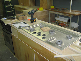 FERNANDEZ CABINET: COCINA DE MADERA EN CONSTRUCCION