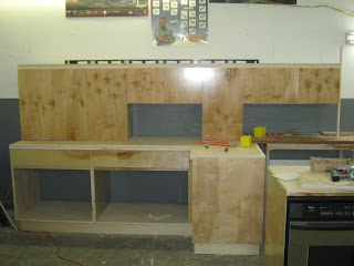 FERNANDEZ CABINET: COCINA DE MADERA EN CONSTRUCCION