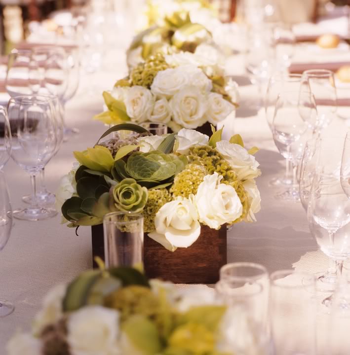 [9-green-and-white-centerpieces-rose.jpg]