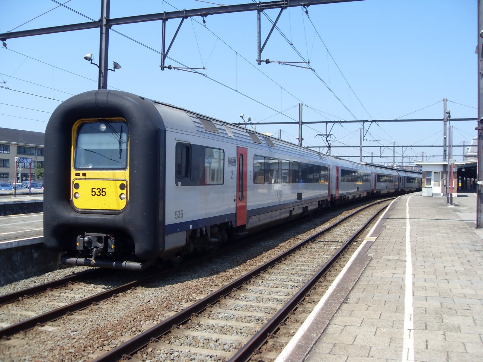 trein voor vertrek naar antwerpen cs