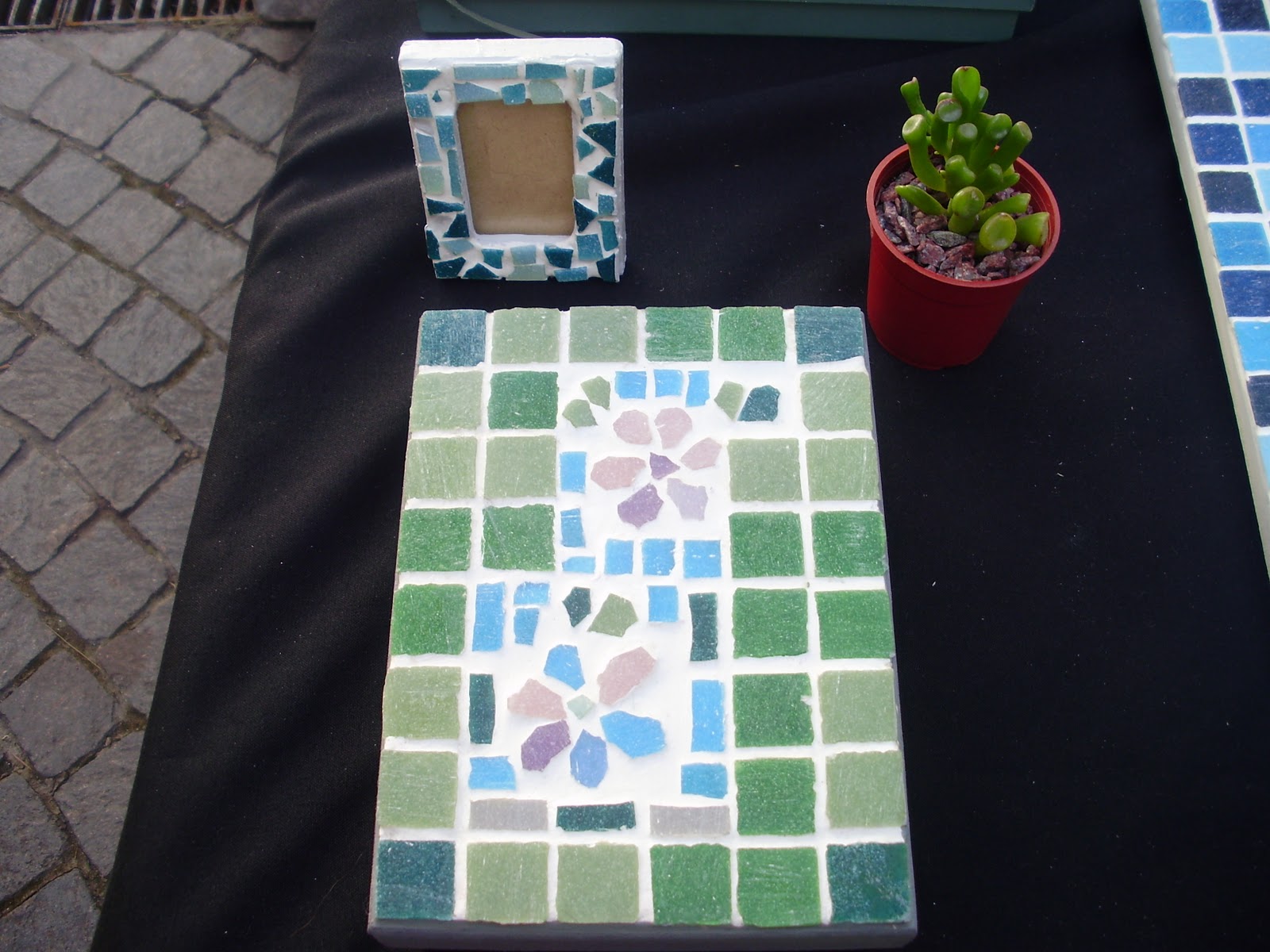 nueva mirada: caja con diseño hexagonal ,caja con flores,y caja rosa