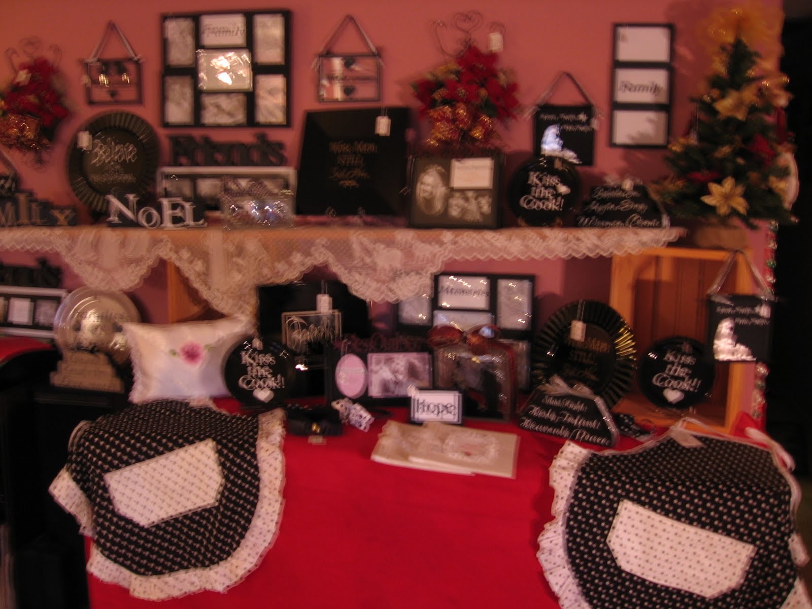 Santa's Gift Shoppe Year~Round: Christmas Boutique 2009 (Getting