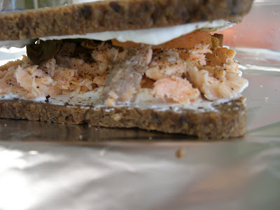 CIMG5055 - Nyttig laxsmörgås till lunch