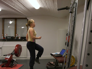 CIMG6289 - Pustar ut efter morgonens träningspass