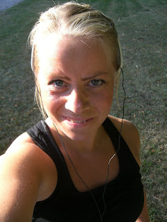 Karin+tr%C3%A4nar - Styrketräning i en park i Tallinn