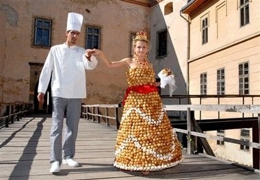 [french+wedding+cake.jpg]