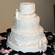 Bows and Lace Wedding Cake