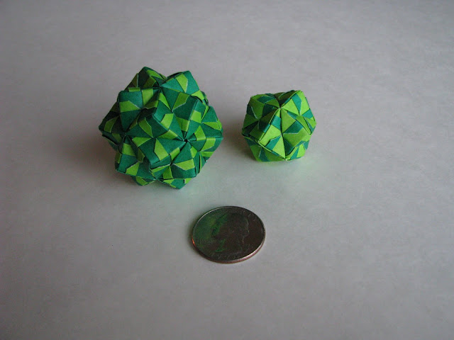 Steve Biddle Essential Origami 12- and 30-unit green sonobe balls with US quarter for comparison