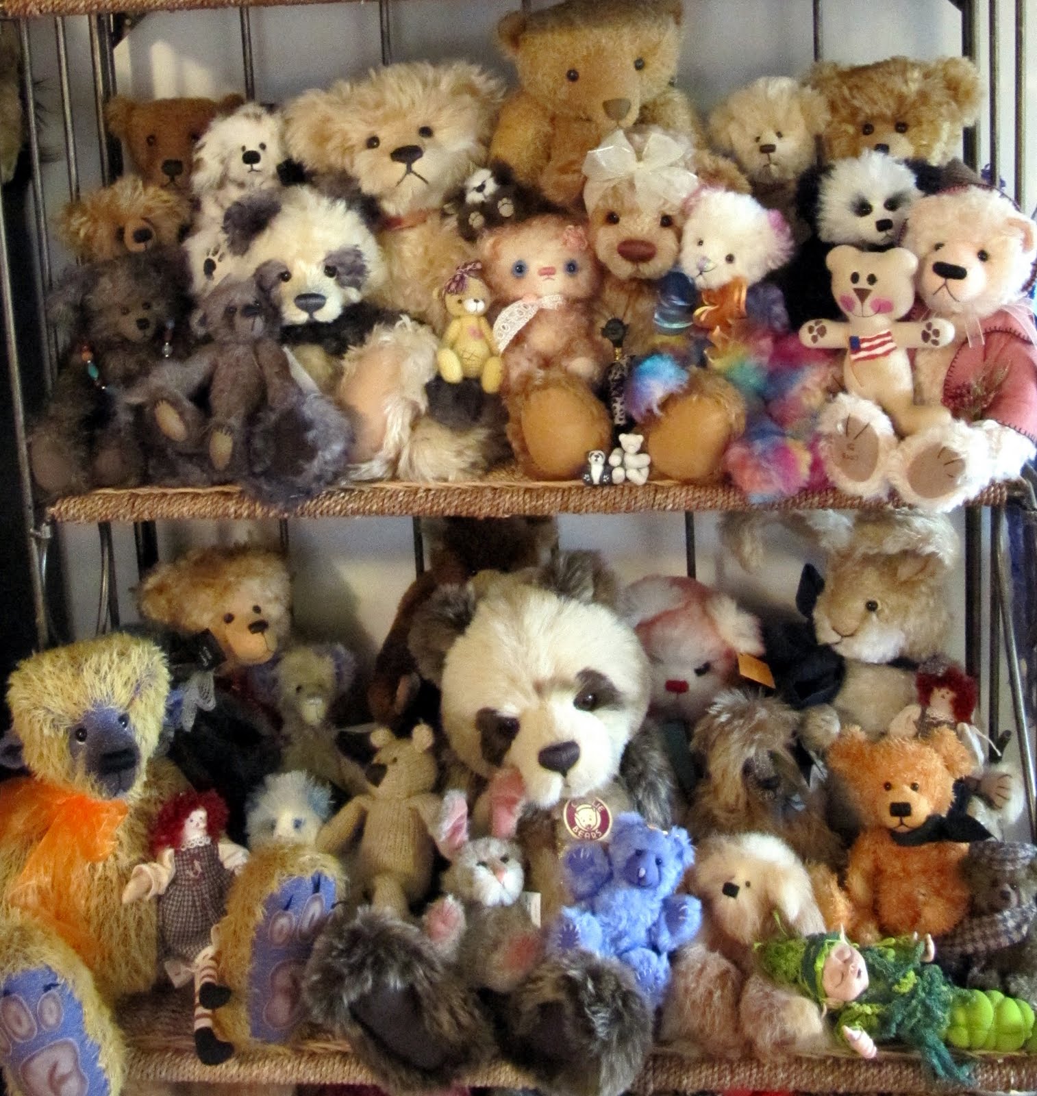 The Inner World of Emma's Bears April 2010