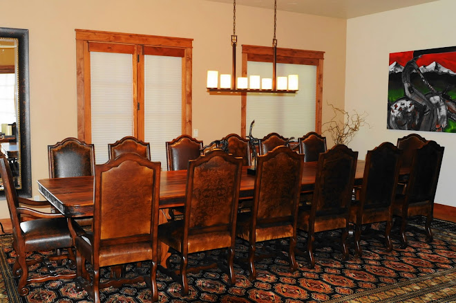 Dining Table: Dining Table 14 Seats