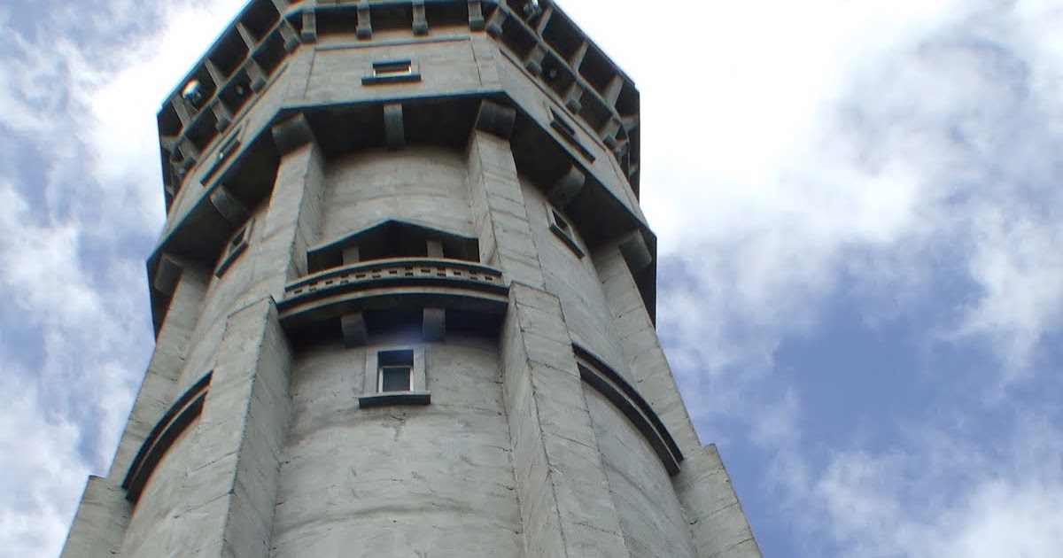 photographing New Zealand Hawera Water Tower