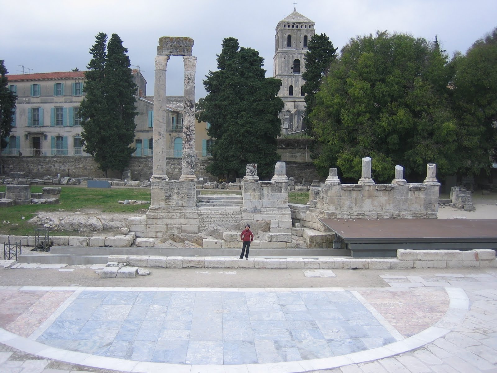 France 2009: French popes, Roman ruins and Special noses
