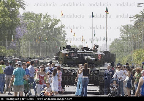 Día de las Fuerzas Armadas en Sevilla