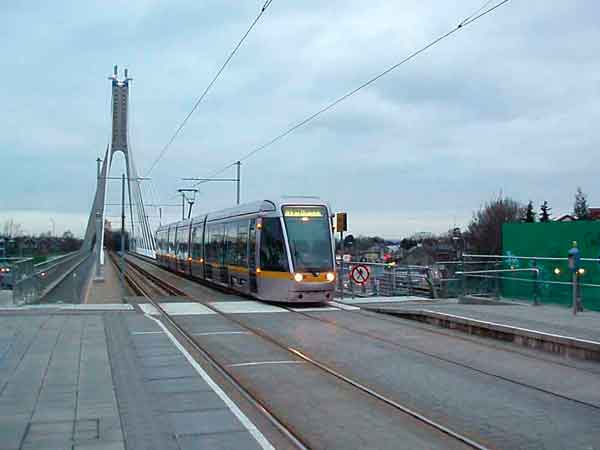 [luas_dundrum_600_opt.jpg]