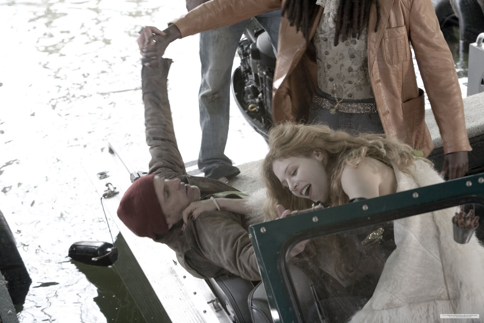 Рашель лефевр сумерки. Counter strike 1. Пропавшая / the rising 2022 смотреть онлайн. Рашель лефевр последний рубеж. Вырезанные сцены из фильмов 18.