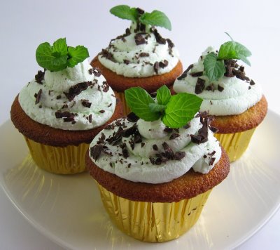 [Quarted+cupcake.jpg]