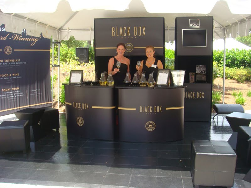 [black-box-booth-ha-tina.jpg]